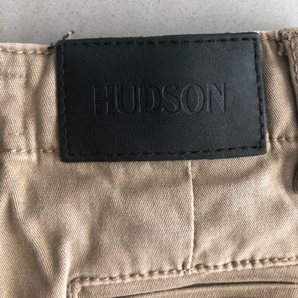 Hudson - Picture 3 of 3